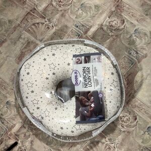 Newborn Star Lounger